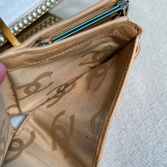 *SOLD* CHANEL CAMBON KISSLOCK WALLET WITH COA - Picture 6 of 13